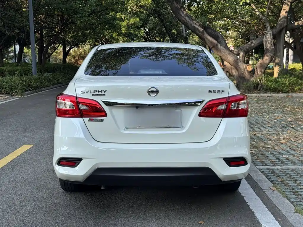 Nissan Sylphy — миниатюра 6
