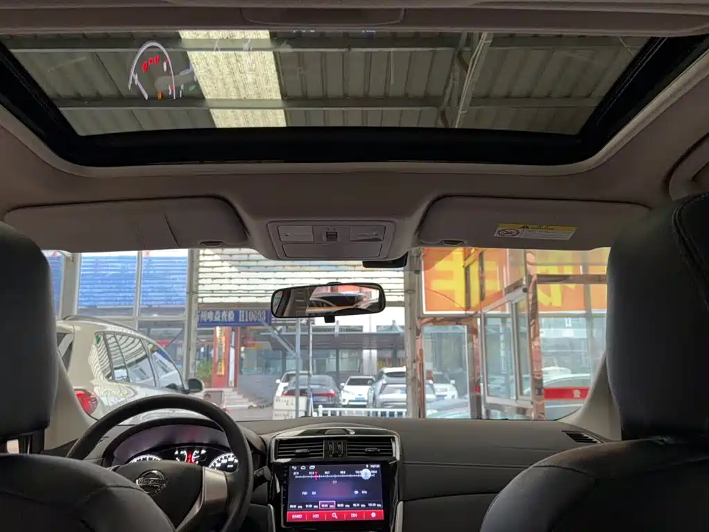 Nissan Tiida — миниатюра 14