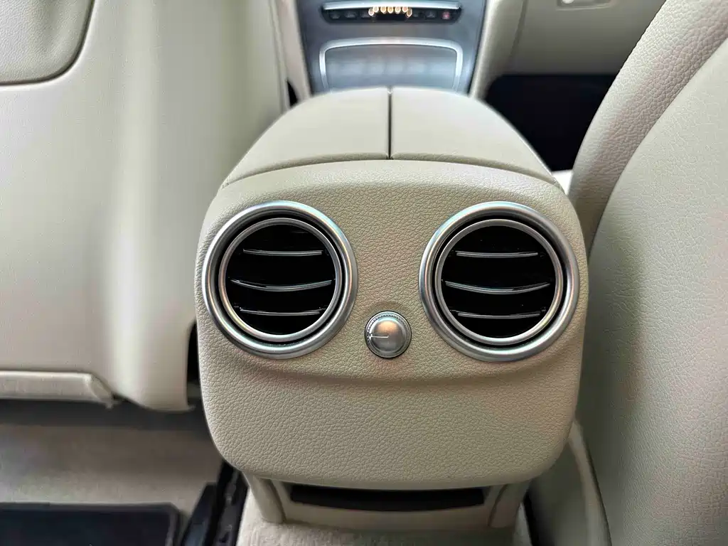 Mercedes-Benz C-Class (Import) — миниатюра 11