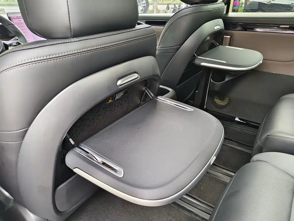 GAC Motor 传祺E8 PHEV — миниатюра 31