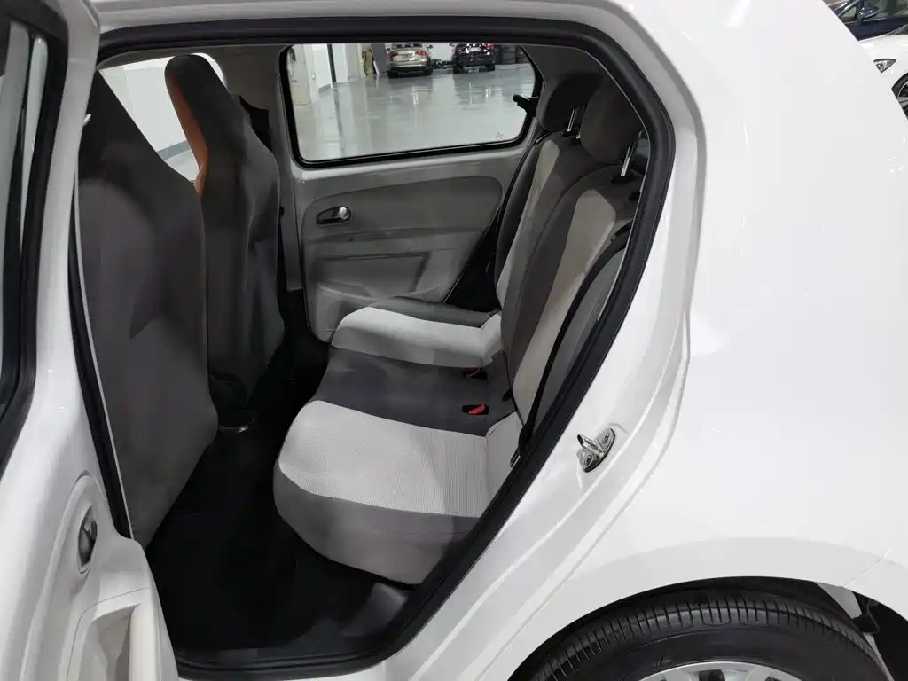 Volkswagen up! — миниатюра 15
