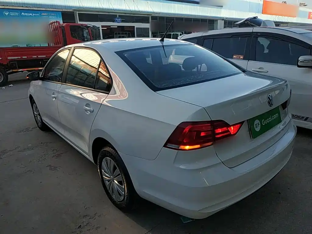Volkswagen Santana — миниатюра 5