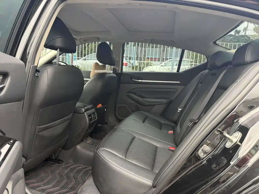Nissan Teana — миниатюра 9