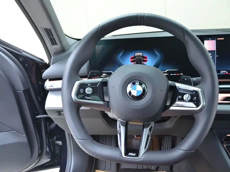 BMW 5 Series — миниатюра 9