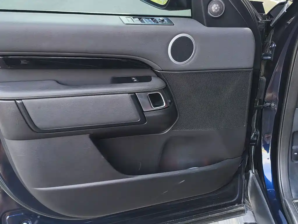Land Rover Discovery — миниатюра 5