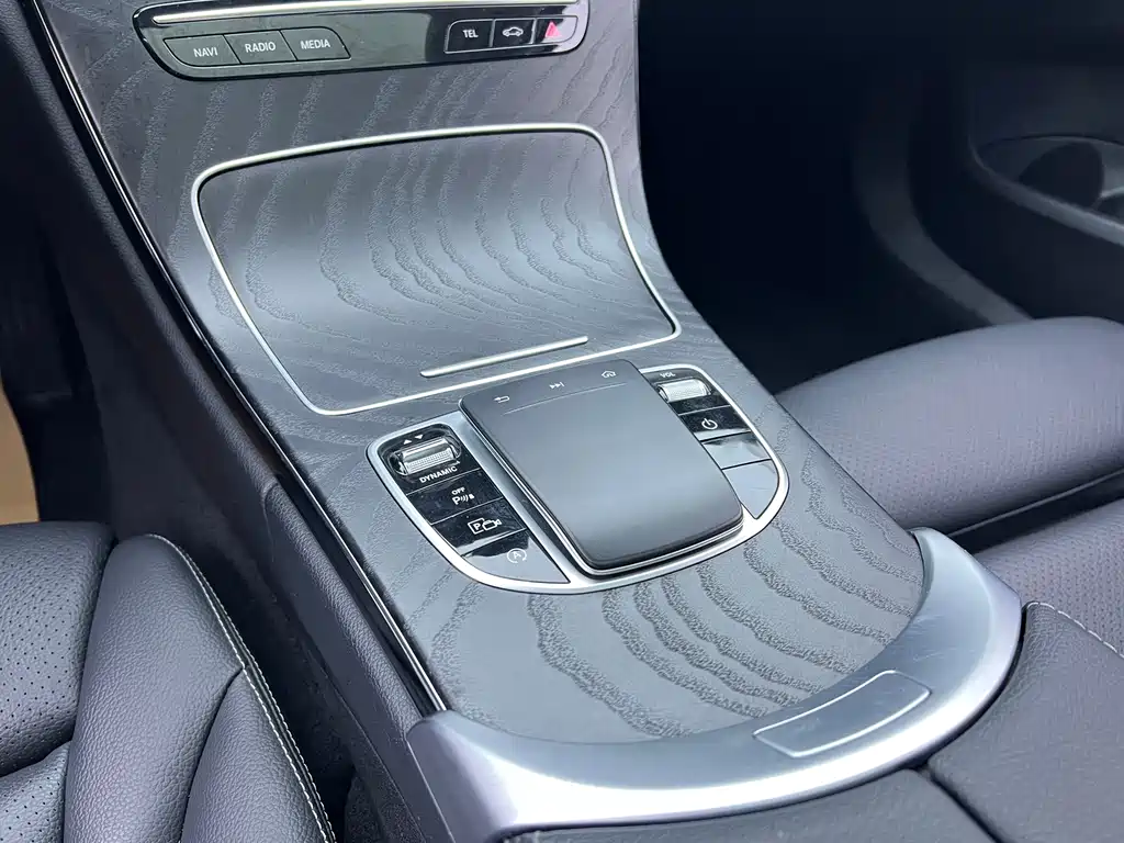 Mercedes-Benz C-Class — миниатюра 12