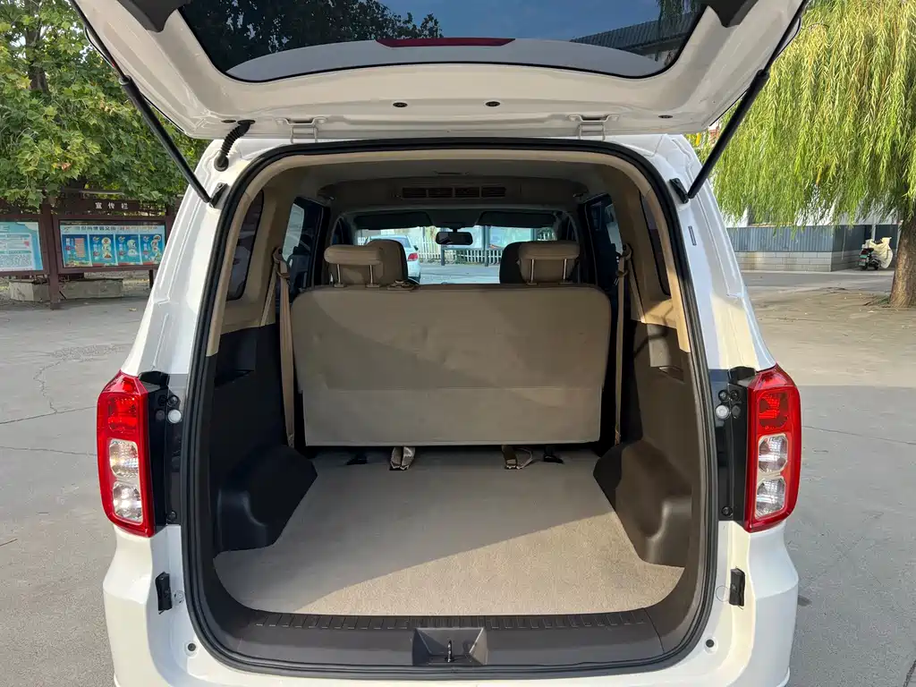 Wuling Hongguang — миниатюра 9