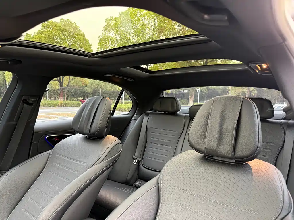 Mercedes-Benz C-Class — миниатюра 9