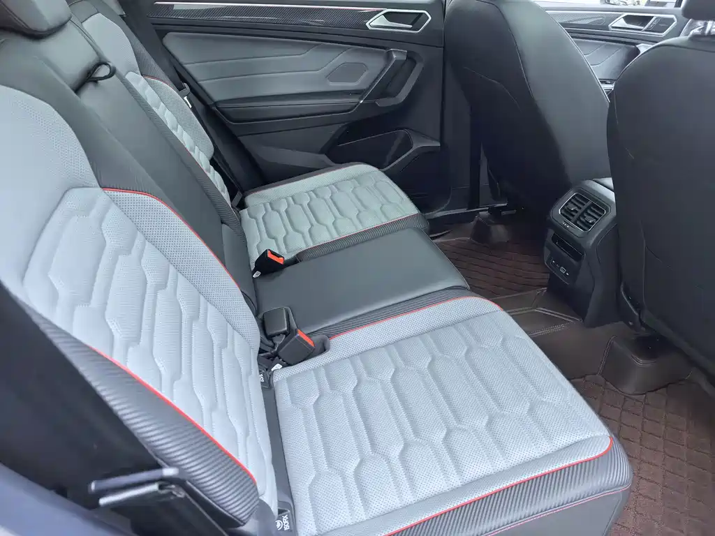 Volkswagen Tiguan L — миниатюра 9