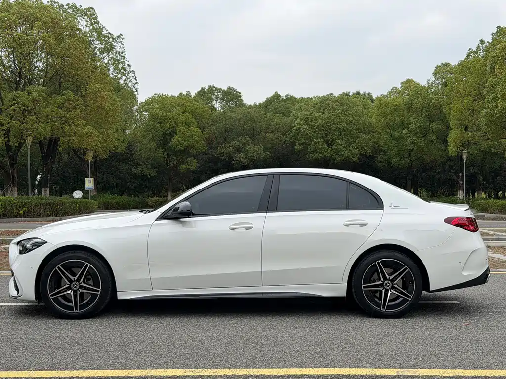 Mercedes-Benz C-Class — миниатюра 23