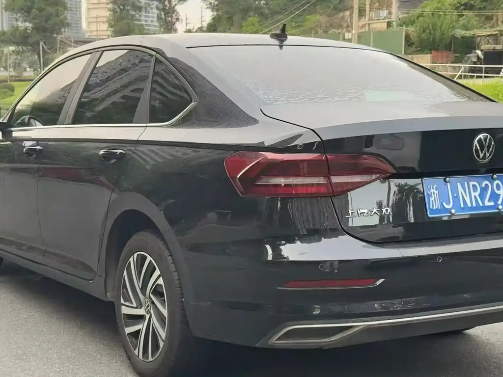 Volkswagen Lavida — миниатюра 4