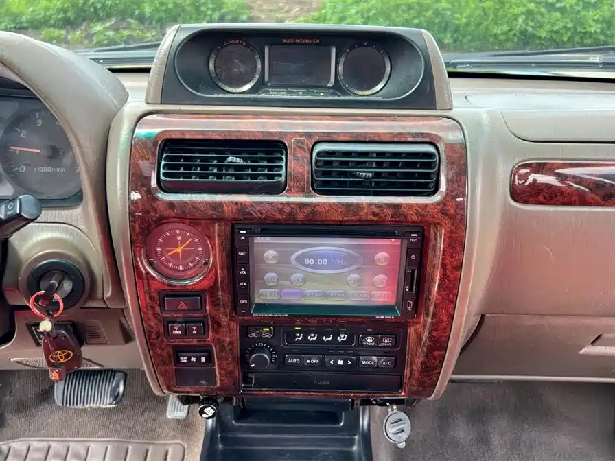 Toyota Land Cruiser Prado 2001 3.4L AT