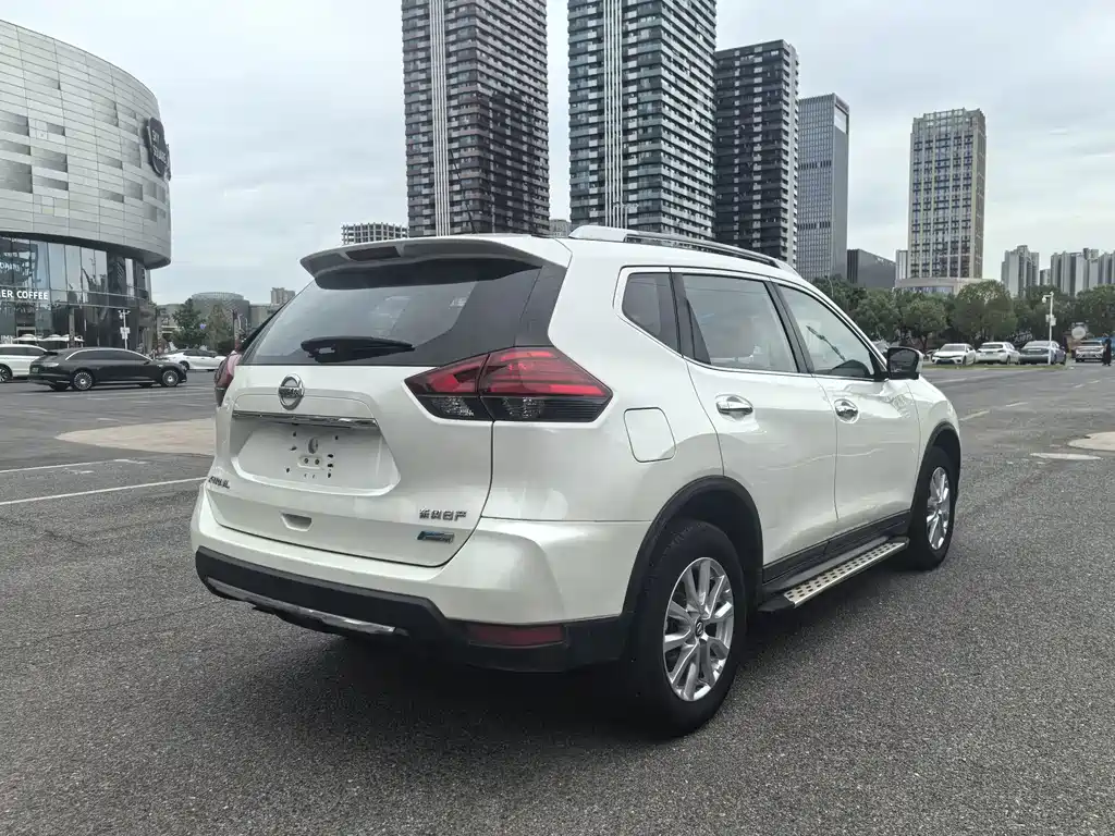 Nissan X-Trail — миниатюра 6