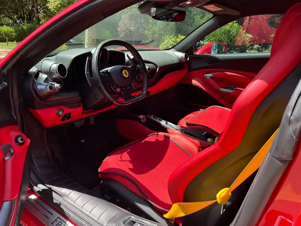 Ferrari F8 — миниатюра 5