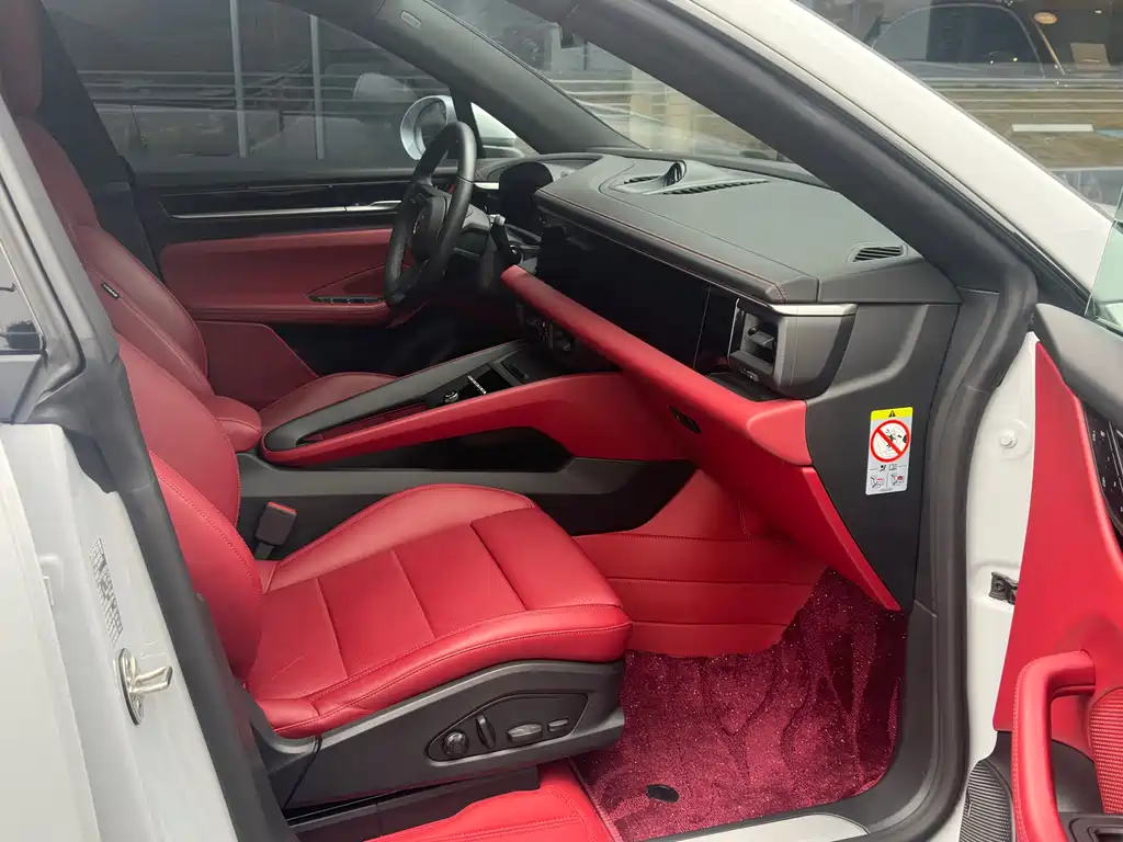 PORSCHE MACAN NEW ENERGY