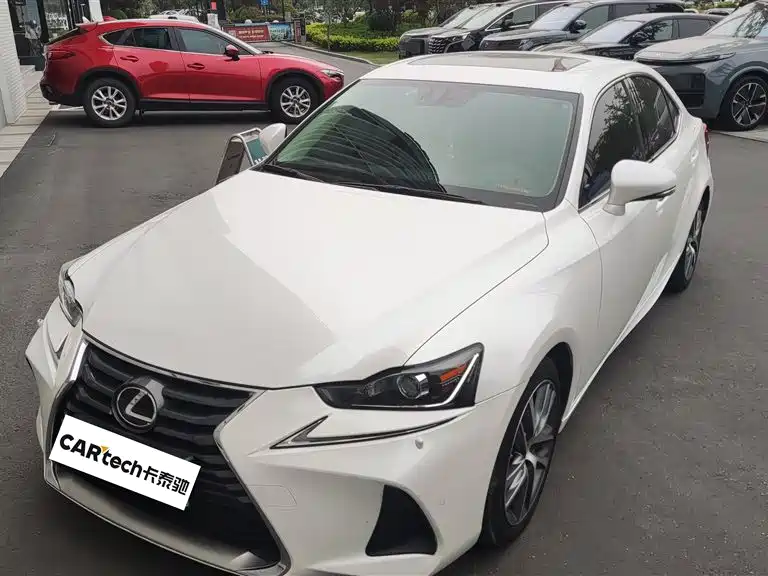 Lexus IS 2017