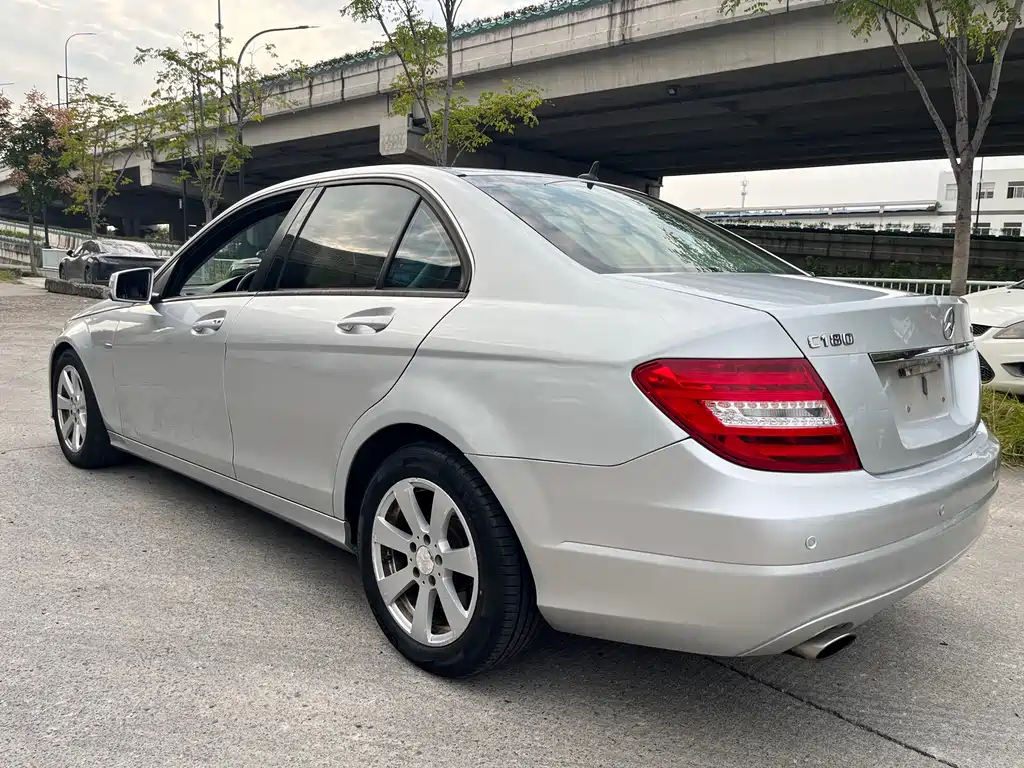 Mercedes-Benz C-Class — миниатюра 4
