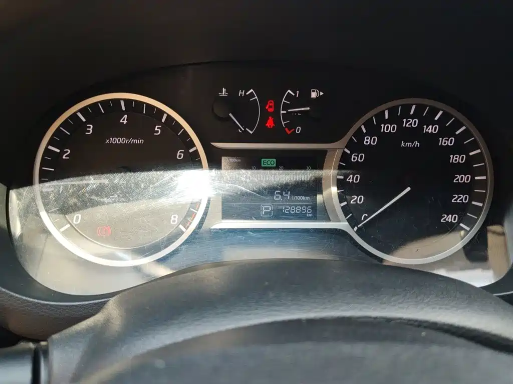 Nissan Bluebird — миниатюра 12