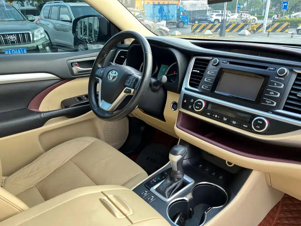 Toyota Highlander — миниатюра 12