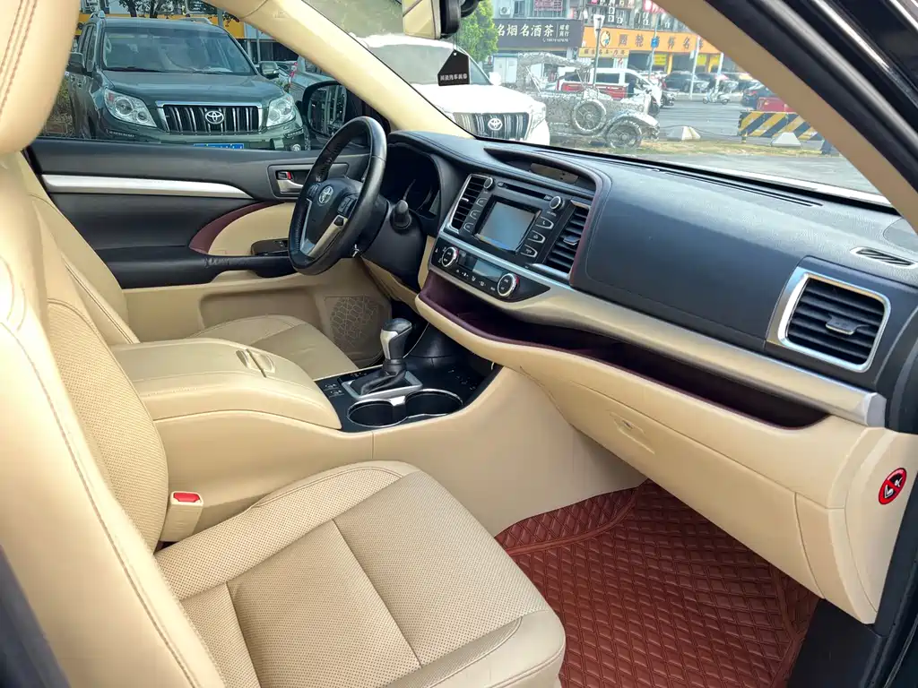 Toyota Highlander — миниатюра 13