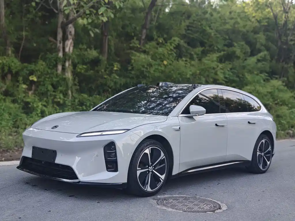 NIO ET5T