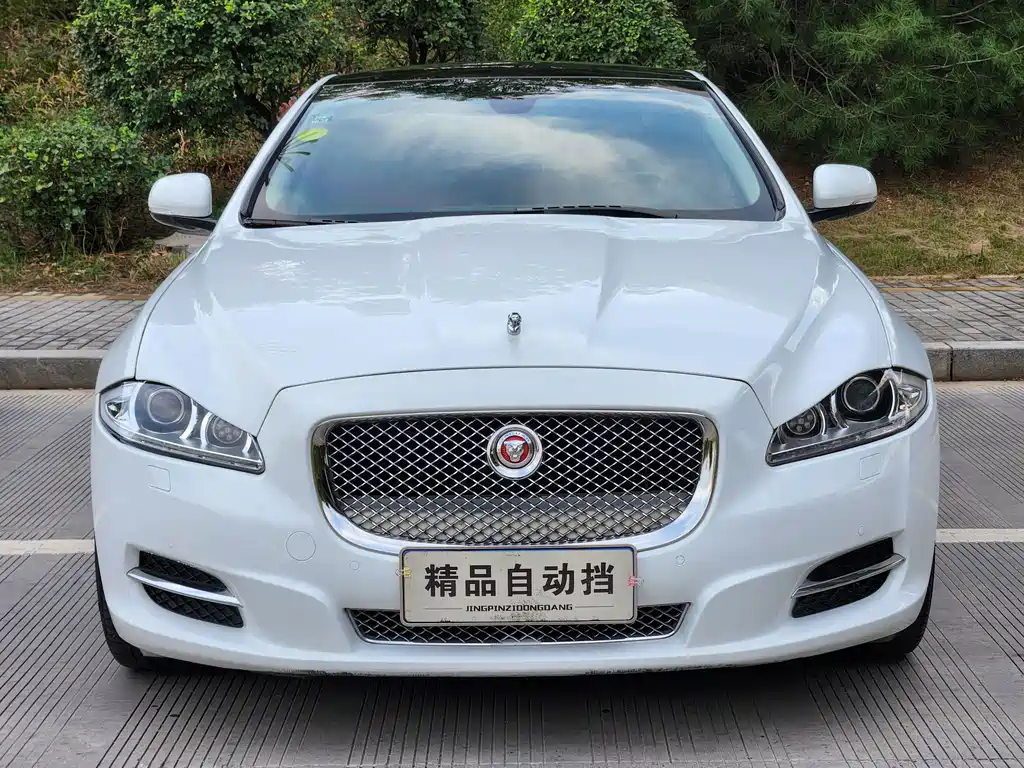 Jaguar XJ — миниатюра 5