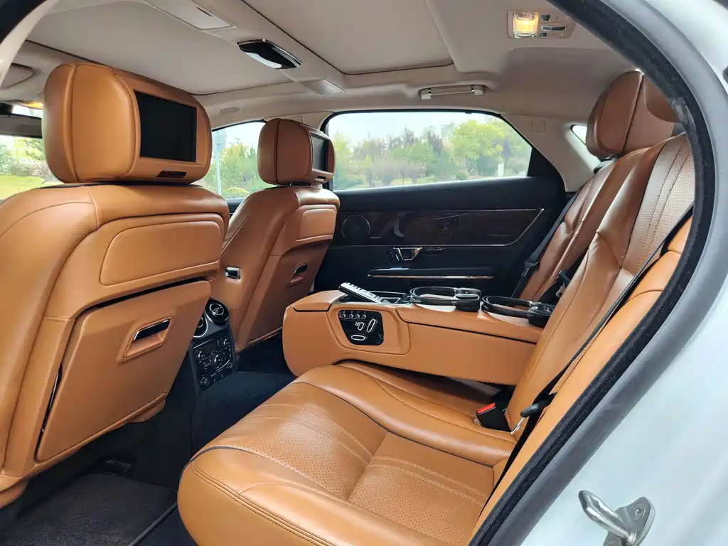 Jaguar XJ — миниатюра 14