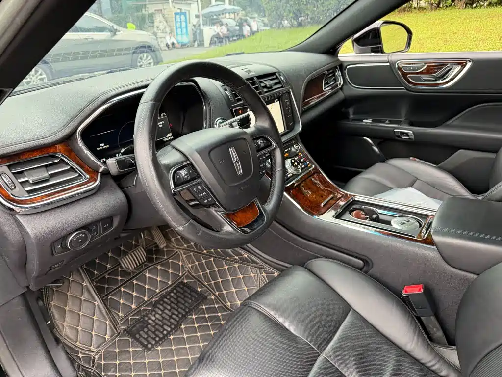 Lincoln Continental — миниатюра 7