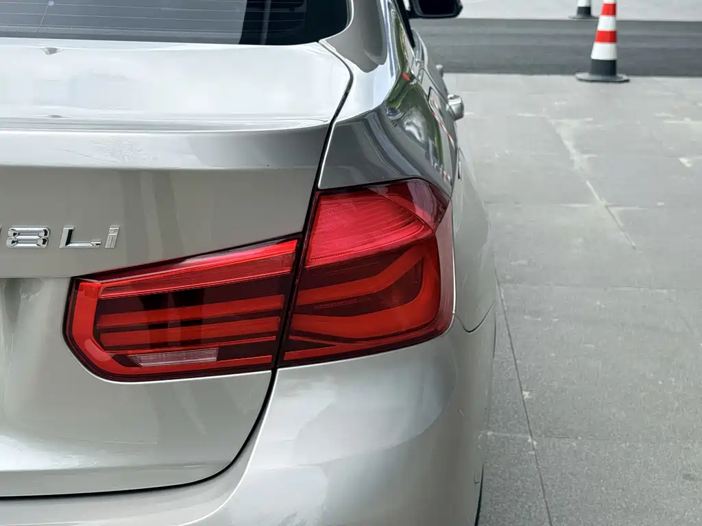 BMW 3 Series 3 2017 318Li Fashion