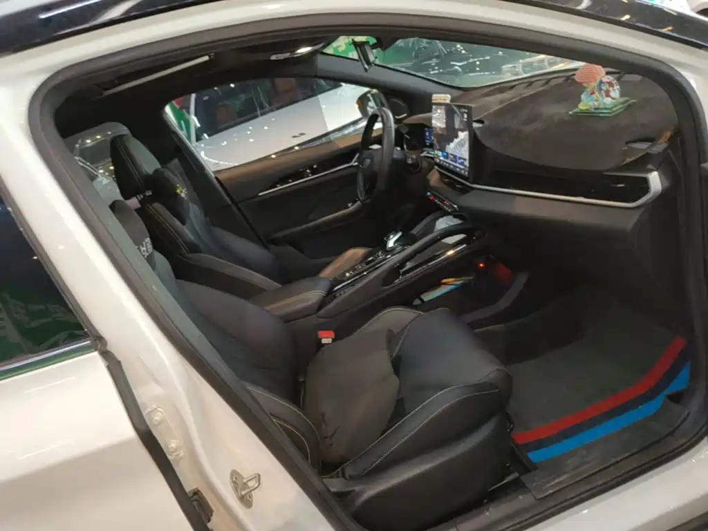 Geely Binyue — миниатюра 25