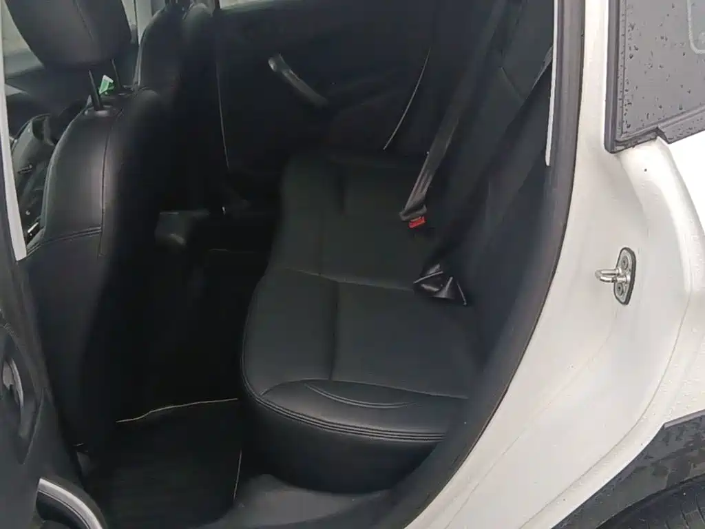 Peugeot 2008 — миниатюра 17