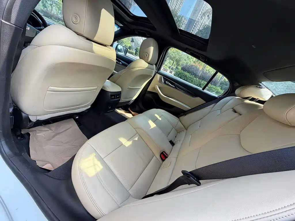 Cadillac CT5 — миниатюра 8
