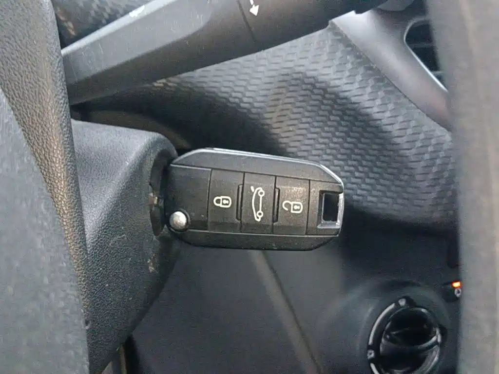 Peugeot 2008 — миниатюра 9
