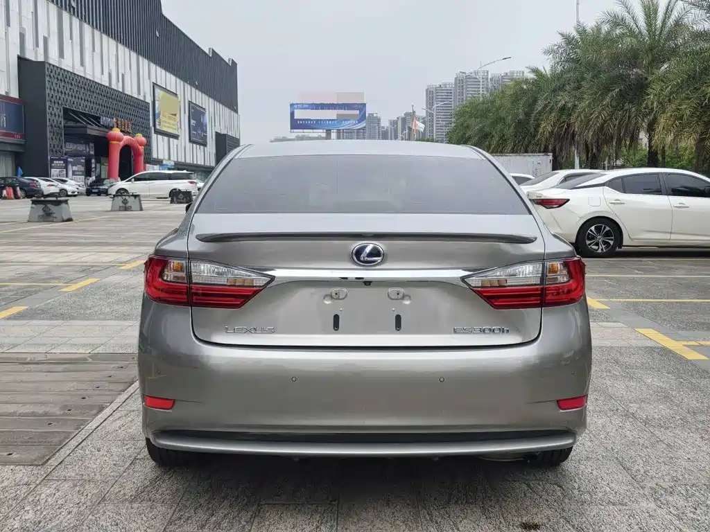 Lexus ES — миниатюра 4