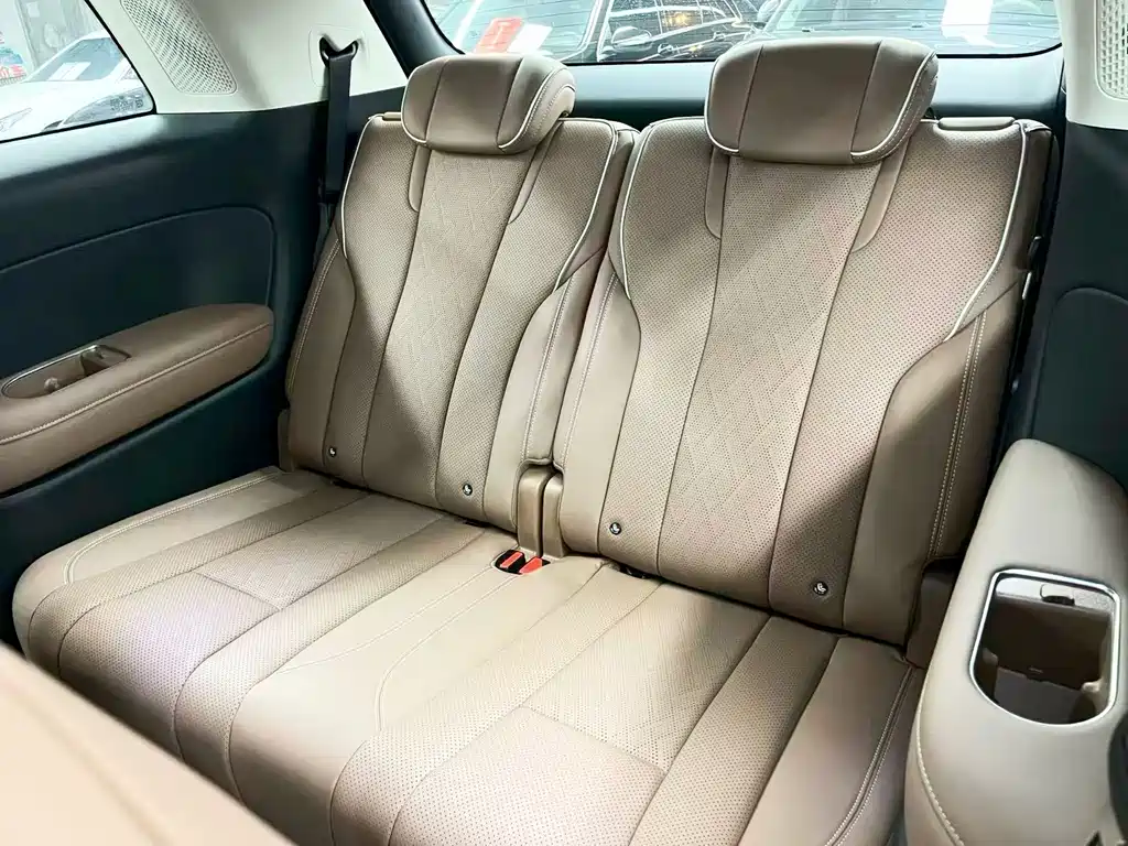 Wuling Xingguang L — миниатюра 11