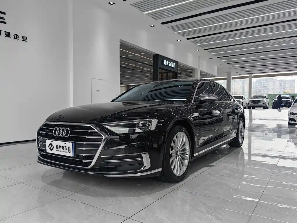 AUDI A8