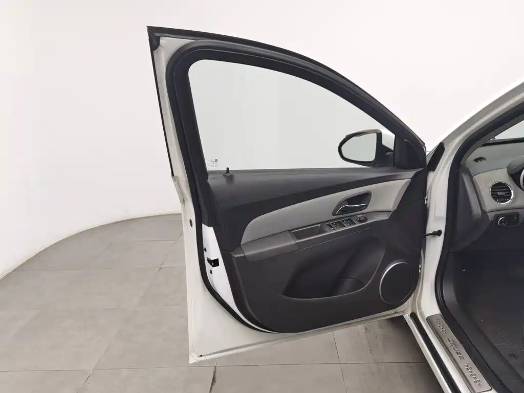Chevrolet Cruze — миниатюра 8