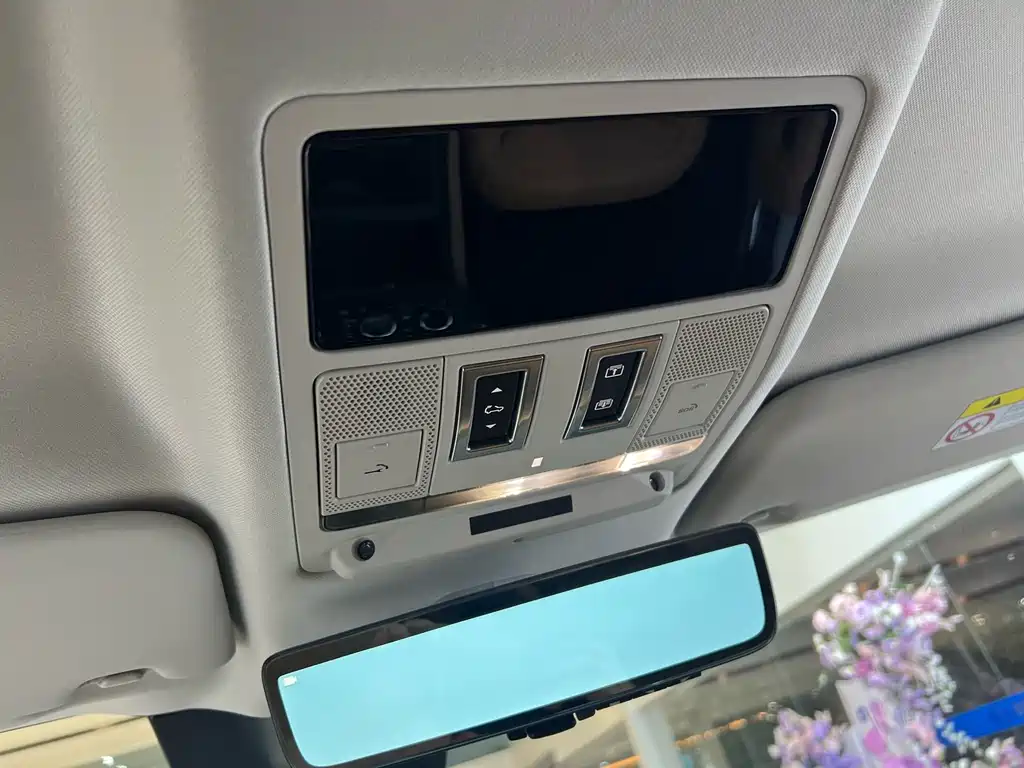 Land Rover Defender — миниатюра 18