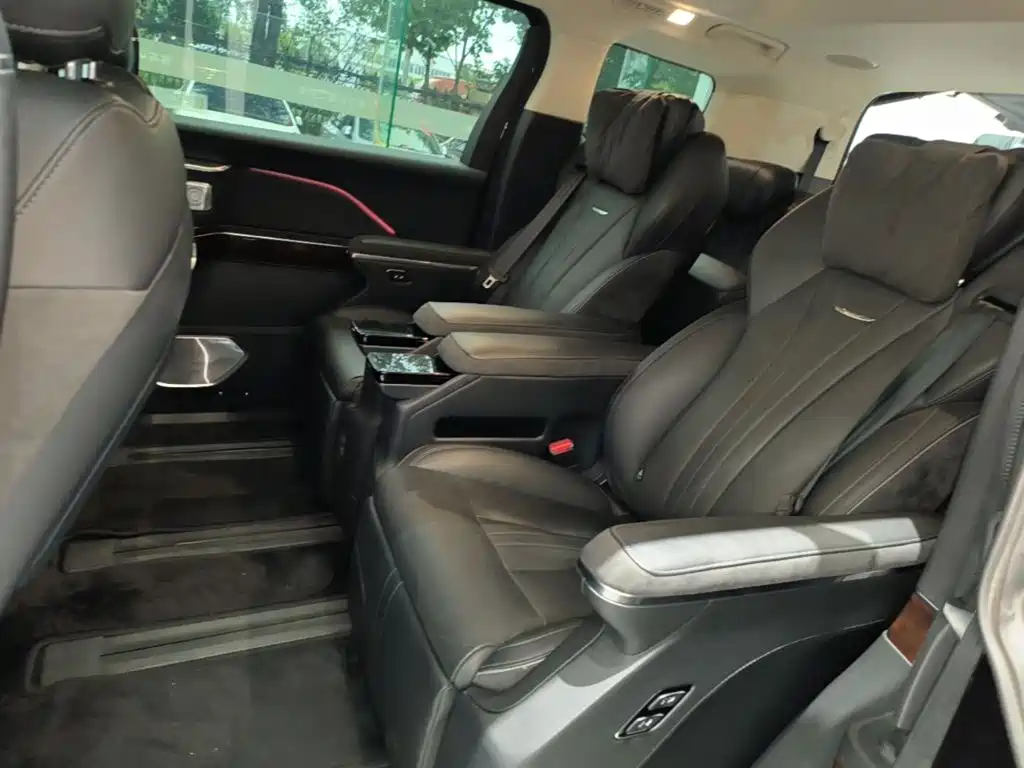Hongqi Hongqi HQ9 PHEV — миниатюра 17