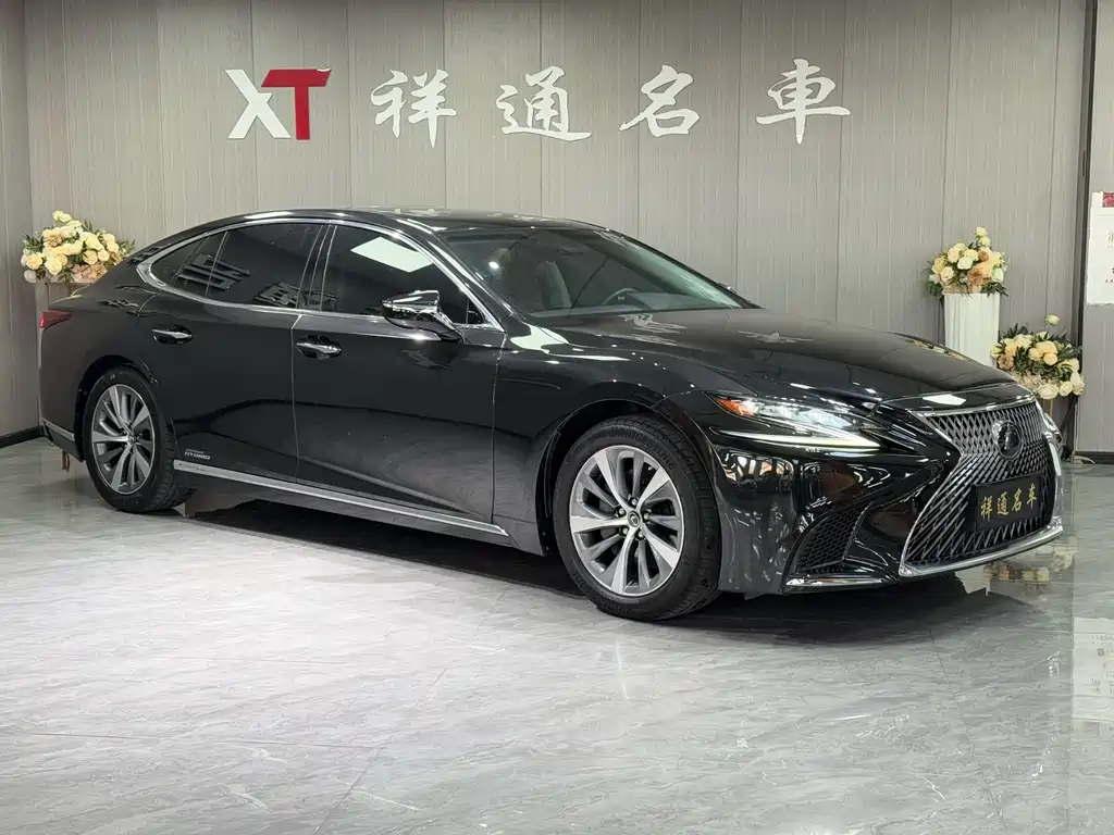 LEXUS LS