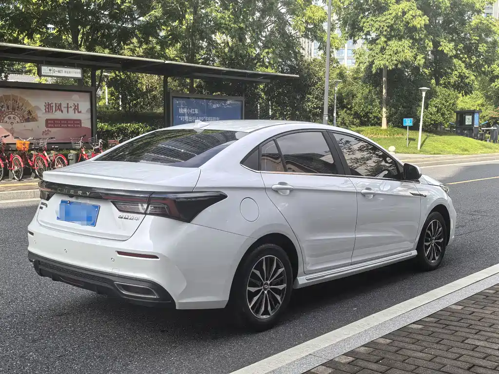 Chery Arrizo 5 PLUS — миниатюра 4