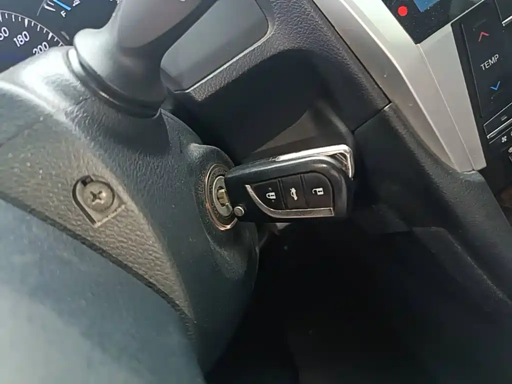 Toyota Camry — миниатюра 9