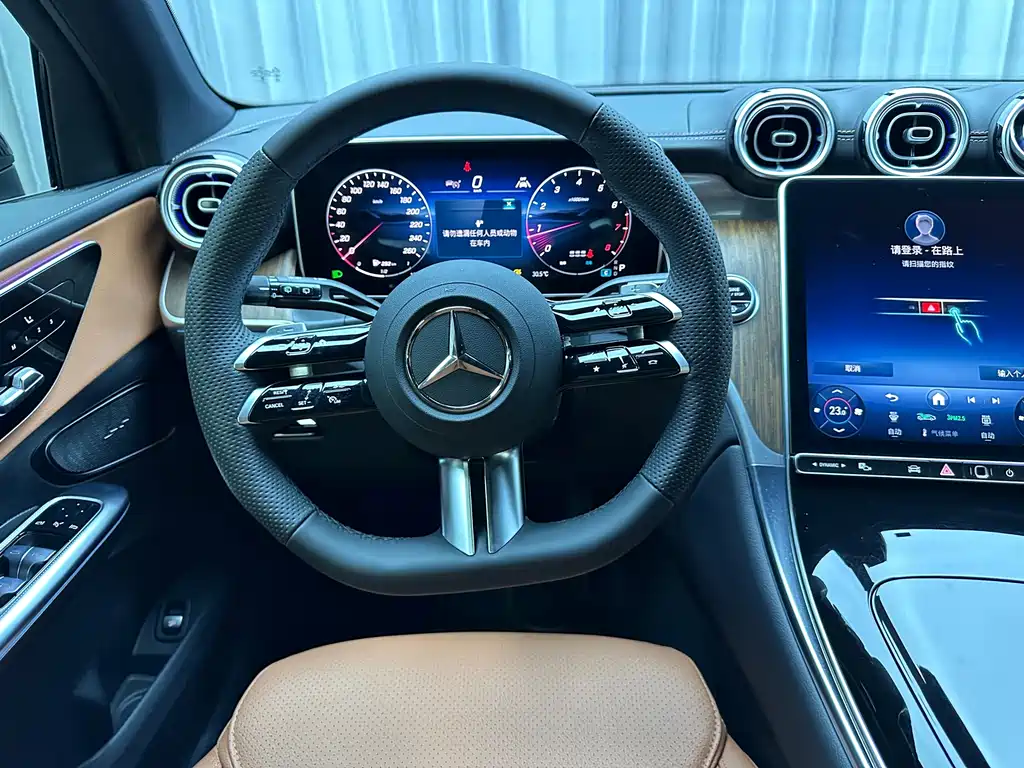 Mercedes-Benz GLC — миниатюра 12
