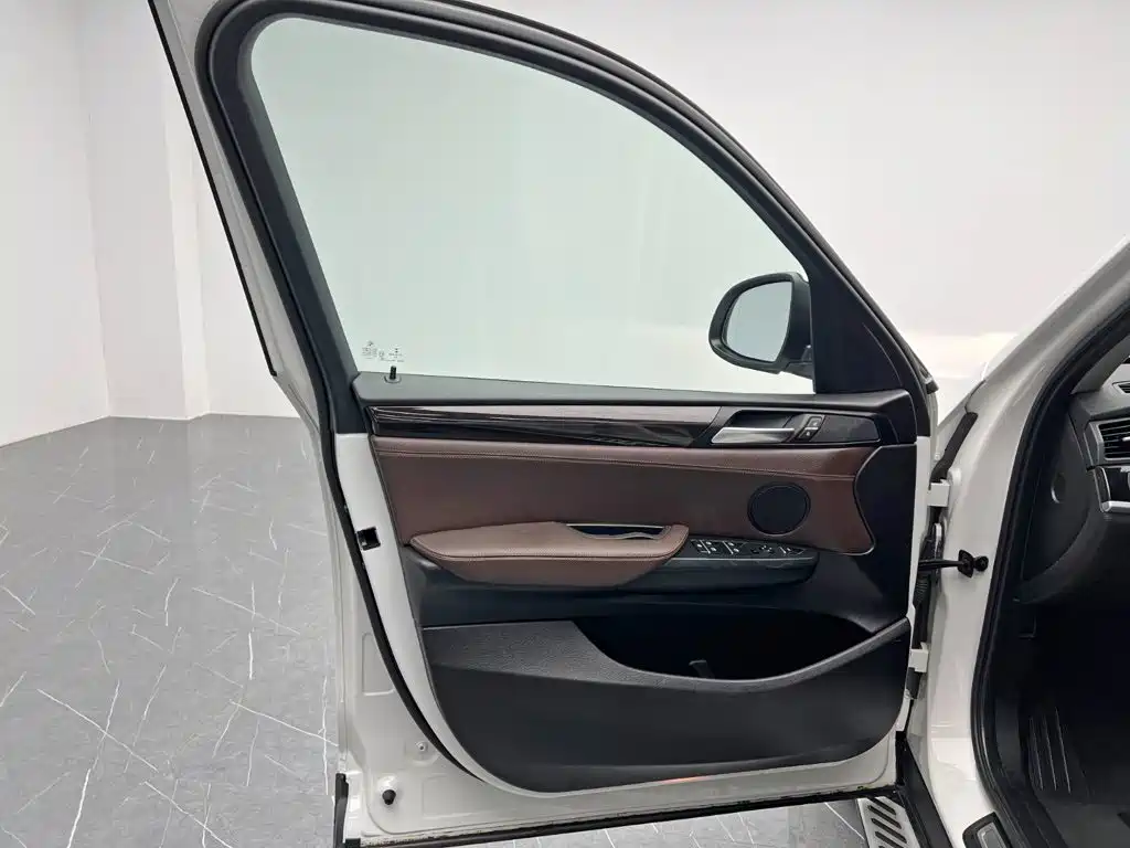 BMW X3 (Import) — миниатюра 13
