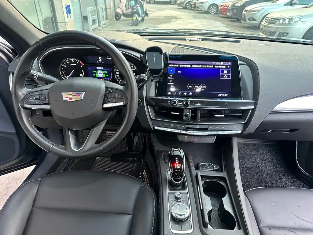 Cadillac CT5 — миниатюра 16