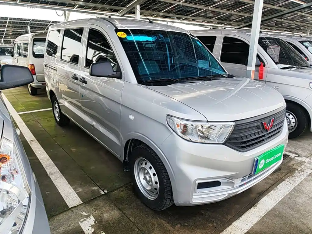 Wuling Hongguang V — миниатюра 4