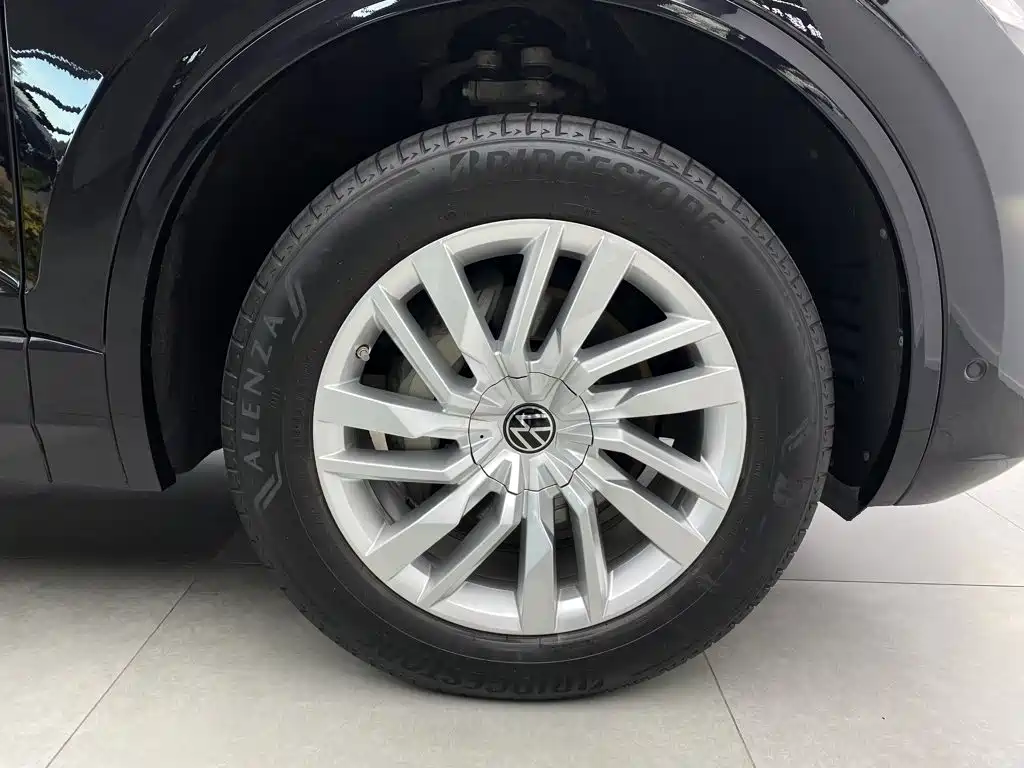 Volkswagen Touareg — миниатюра 8