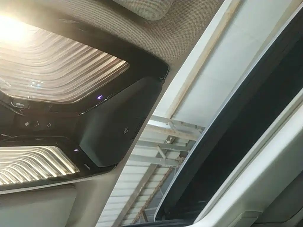 BMW 5 Series — миниатюра 18