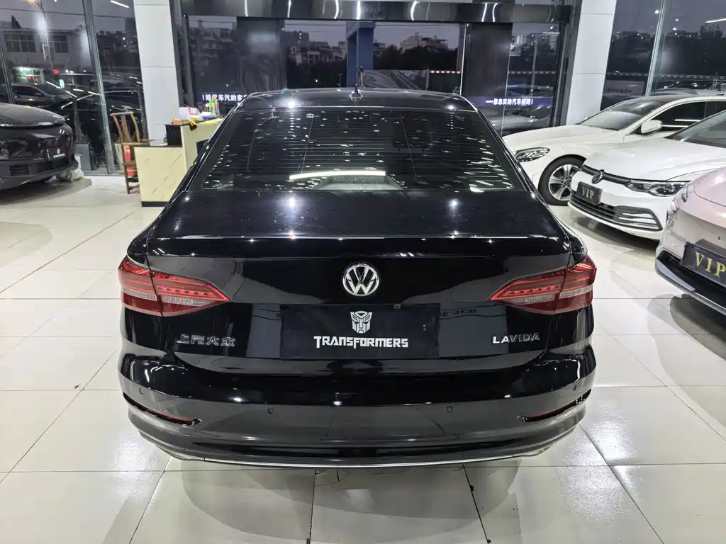 Volkswagen Lavida — миниатюра 4