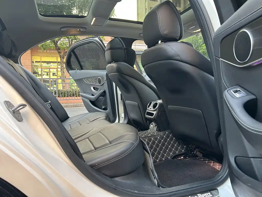 Mercedes-Benz C-Class — миниатюра 9